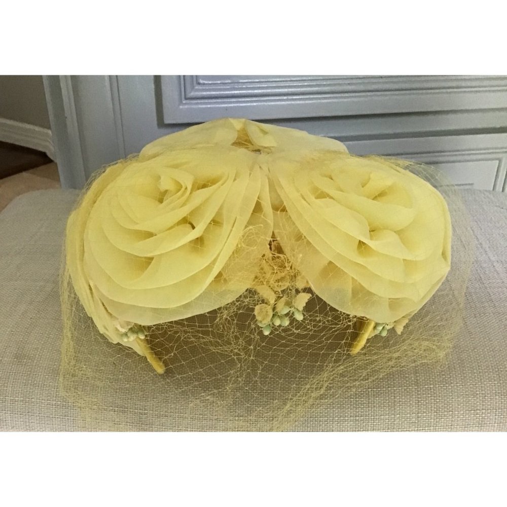 Vintage Couture 50s ,60’s Fascinator Hat Netting Cage Yellow Floral Bow